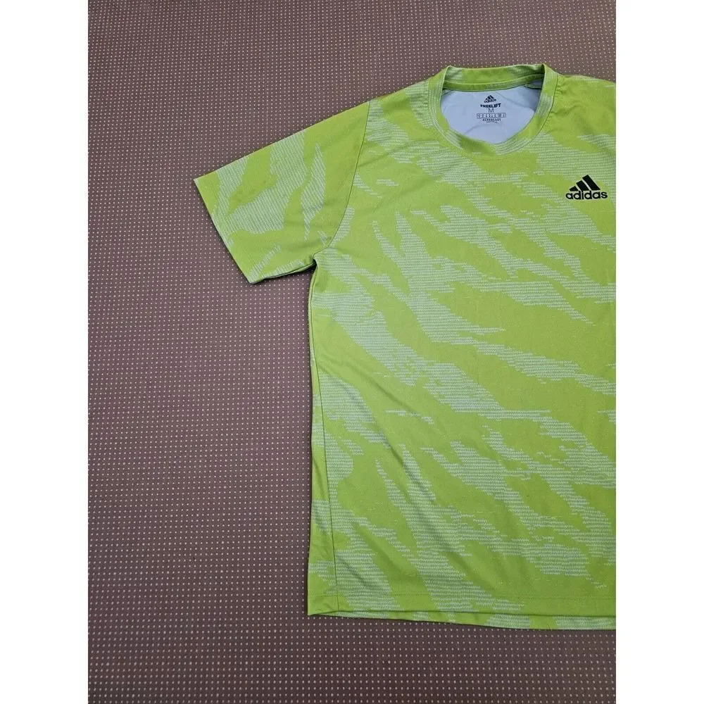 adidas Mens Shirt Medium Green Short Sleeve T-Shirt Logo Tee FreeLift Aeroready